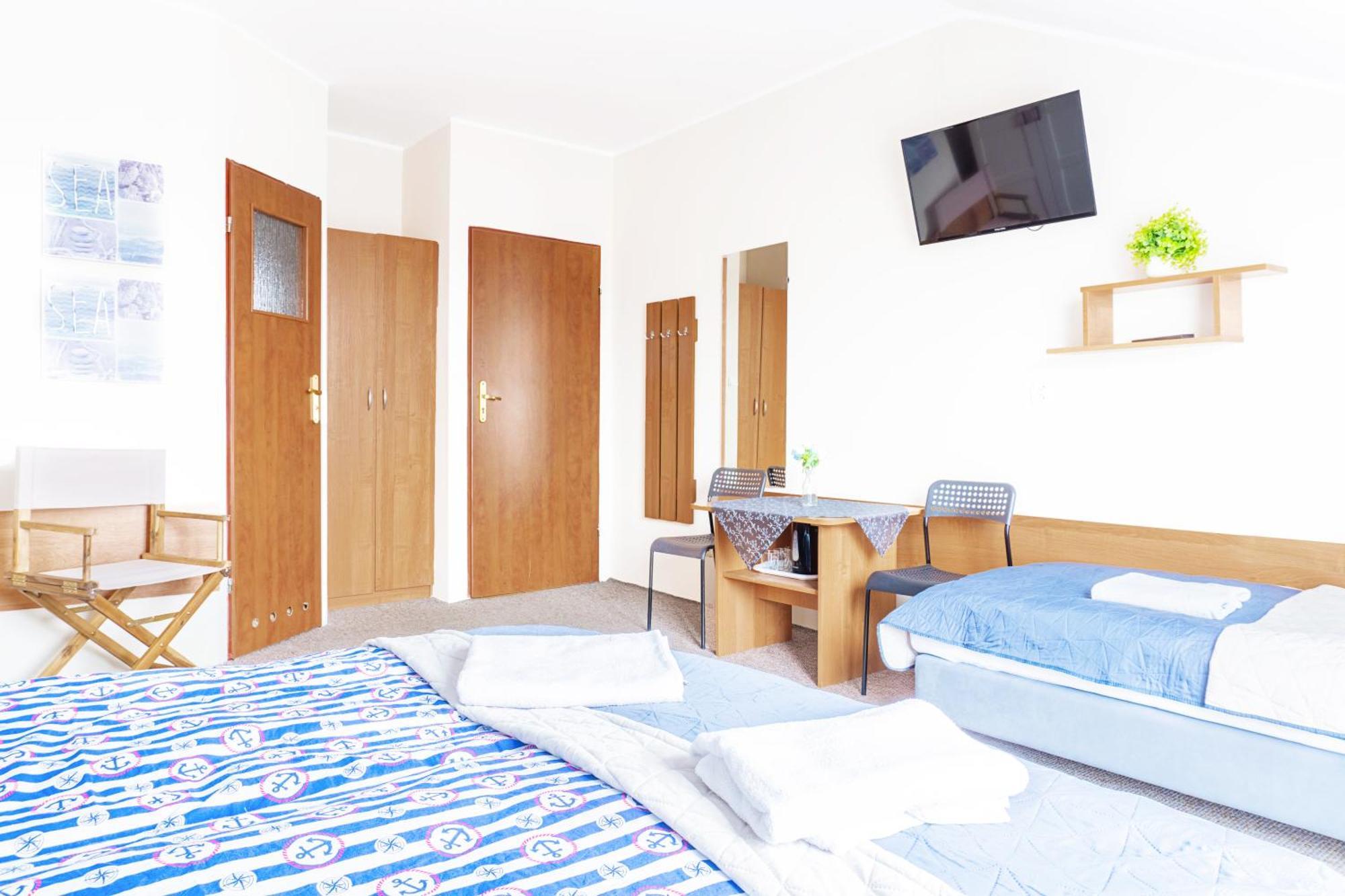 Pokoje Goscinne Raf-Tur - Sala Zabaw, Grill - Idealny Dla Rodzin Z Dziecmi Ostrowo  Ngoại thất bức ảnh