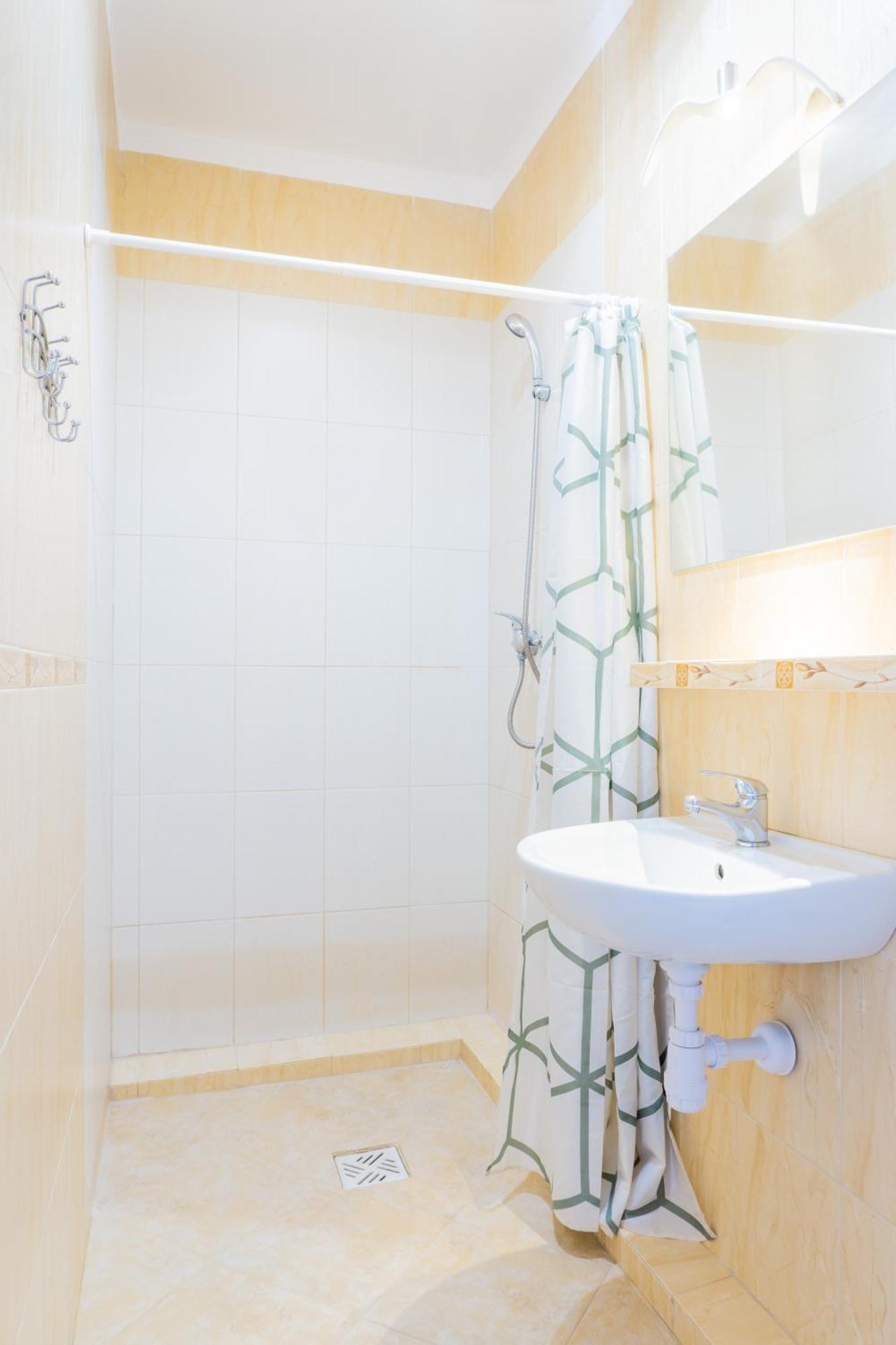 Pokoje Goscinne Raf-Tur - Sala Zabaw, Grill - Idealny Dla Rodzin Z Dziecmi Ostrowo  Ngoại thất bức ảnh