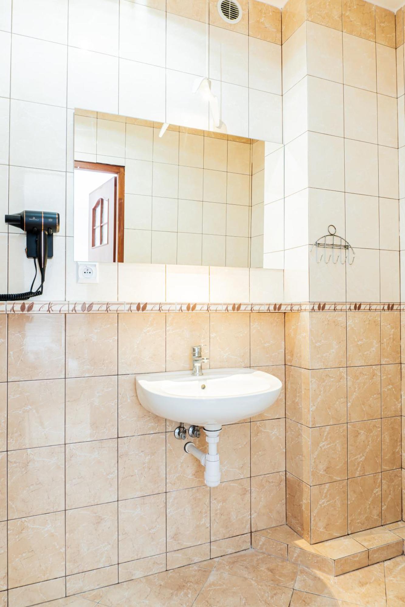 Pokoje Goscinne Raf-Tur - Sala Zabaw, Grill - Idealny Dla Rodzin Z Dziecmi Ostrowo  Ngoại thất bức ảnh